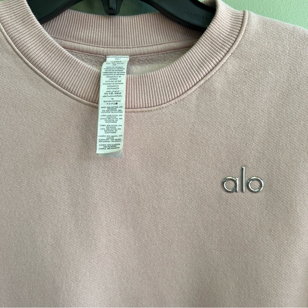Authentic ALO Yoga Crew Neck Accolade Sweatshirt in Pink Quartz XS - Picture 4 of 8